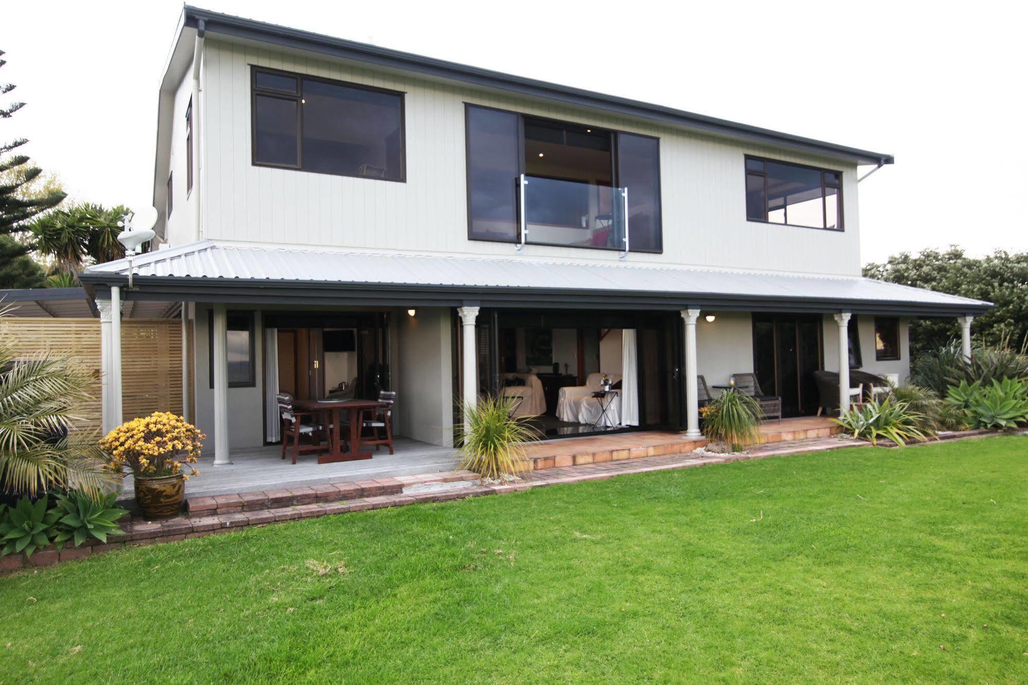Te Puru Beach Lodge Bagian luar foto