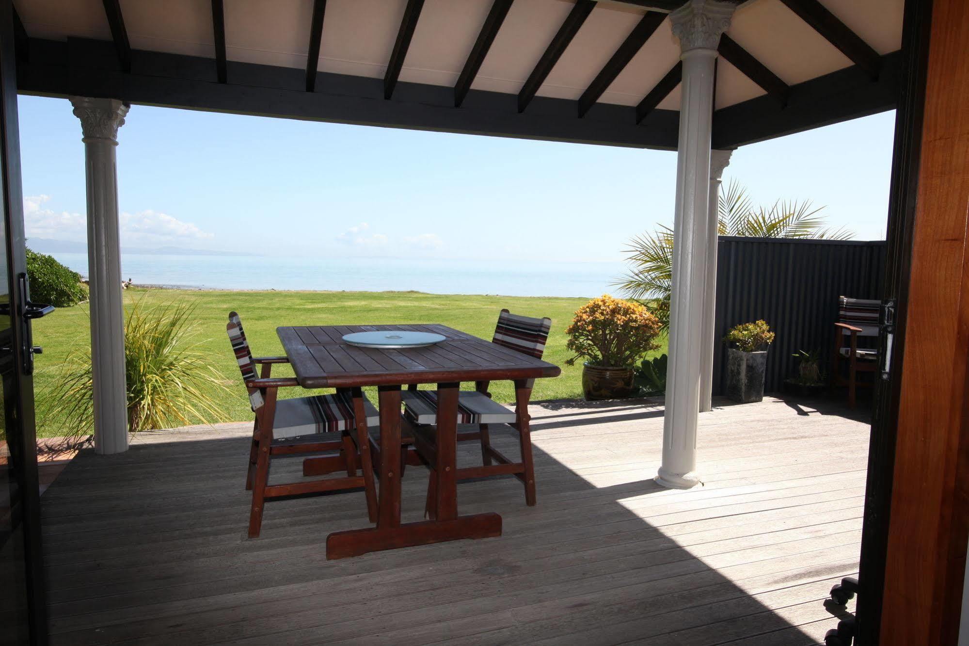 Te Puru Beach Lodge Bagian luar foto
